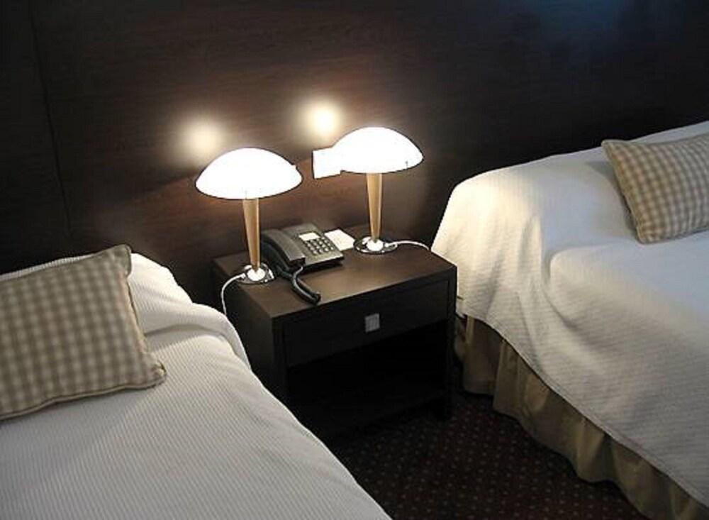 ביאריץ Hotel Val Flores Logis מראה חיצוני תמונה